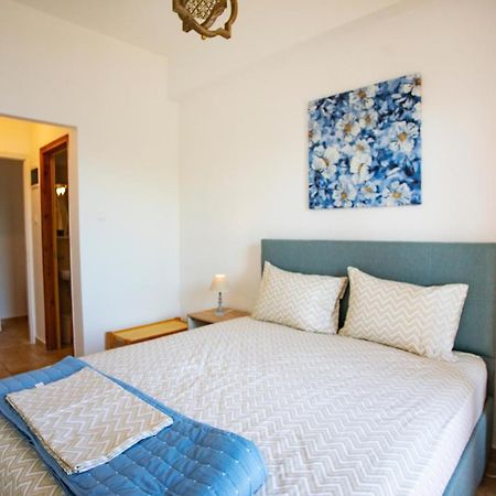 Notos Sea Front Apartment Glossa Exterior photo